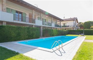 Photo 1 - Apartment in Peschiera del Garda with swimming pool