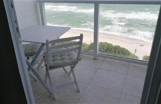 Foto 1 - Miami Beach Oceanfront Apt with Balcony