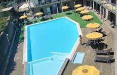 Photo 1 - Aparthotel en Domaso avec piscine