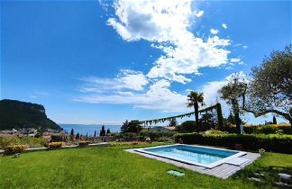 Foto 1 - Casa a Garda con piscina privata